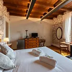Ada Bed & Breakfast 3*