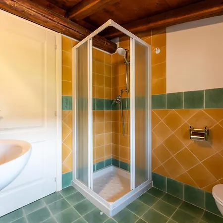 Ada Bed and breakfast 3*