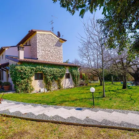 Ada Bed & Breakfast 3*