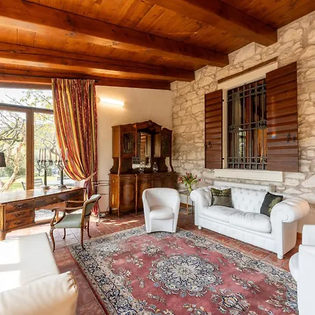 فندق مبيت وإفطار Ada نيغرار